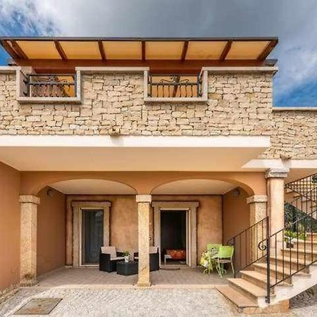 ドームス・デ・マリーア Larcobaleno Di Chia Cin It11101Ce Bed & Breakfast エクステリア 写真